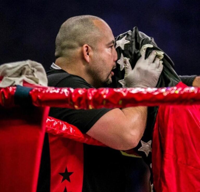 Artur Mariano em ação com um dos seus campeões